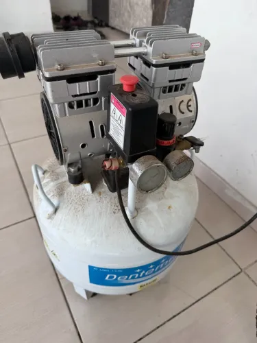 Vendo compressor dentemed 40 litros