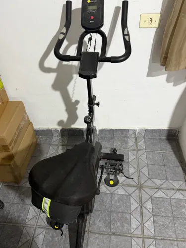 Bicicleta ergométrica de spinning