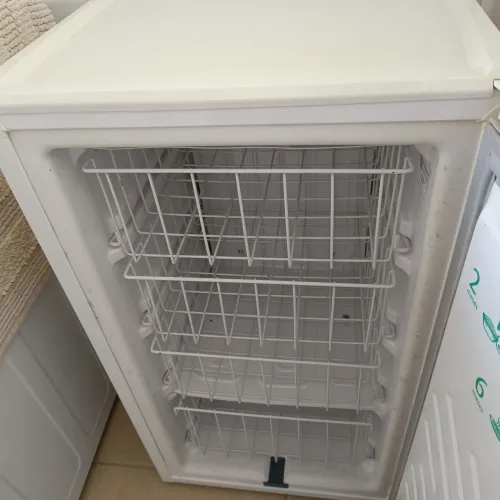 Mini freezer vertical Consul semi novo 
