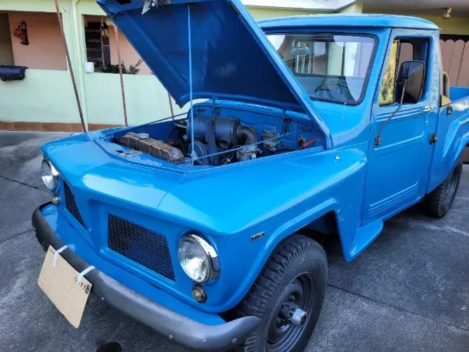 Ford F-75 4X4 2.3 1980