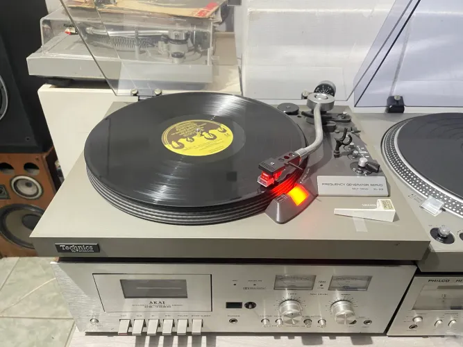 Toca disco technics sl 23 muito bem conservado 