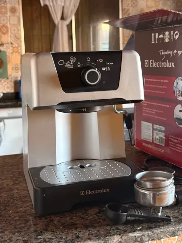 Cafeteira Electrolux Crema Silver (nunca usada)