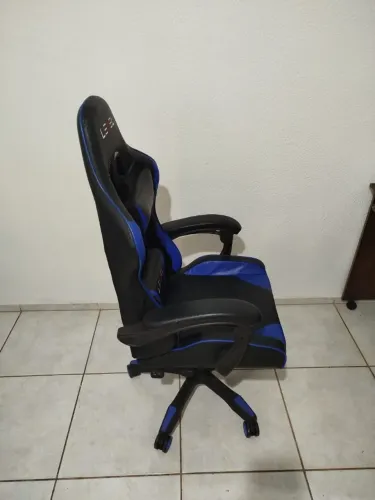 Cadeira gamer e mesa