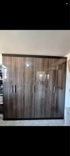 ? Guarda-roupa casal bem conservado marcas de uso  ?Entrego e passo cartão