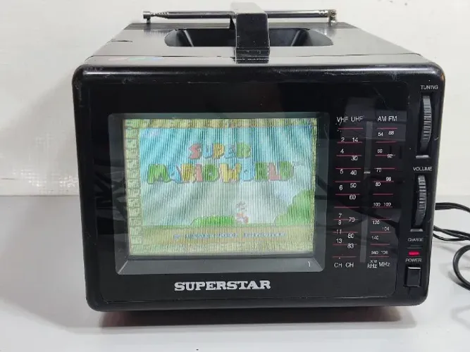 Mini Rádio AM/FM TV Portátil Superstar - Funcionando Sth (Usado)
