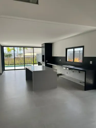 Condomínio Tamboré Uberlândia, Casa Sobrado, 4 Suítes, Piscina Aquecida, Espaço para Eleva