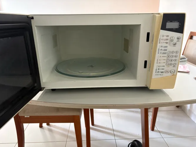 Microondas Panasonic 35L
