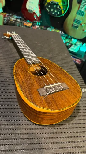 Ukulele Abacaxi Concert Marquês UKC222NS novo