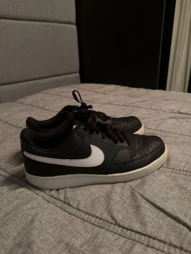Tênis Nike Court Vision Low - Preto e Branco