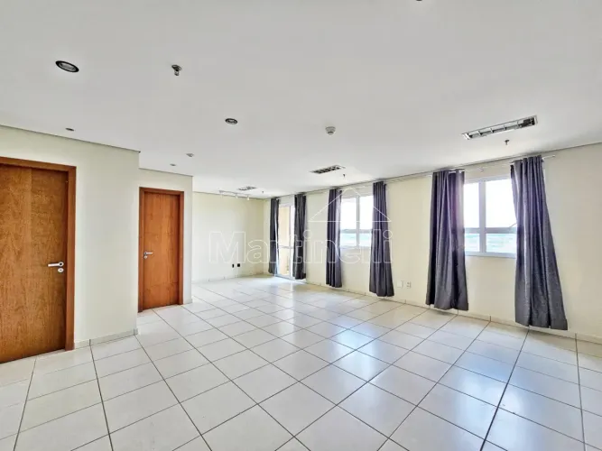 Sala comercial à venda no Edifício Centro Empresarial, próximo a Cidade Judiciária - Ribei