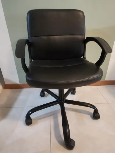 Cadeira escritório Tokstok com rodízio regulável