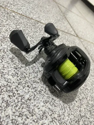 Carretilha black tamba BG
