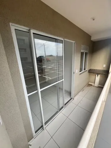 APARTAMENTO NO TURU/ Sampaio Correia