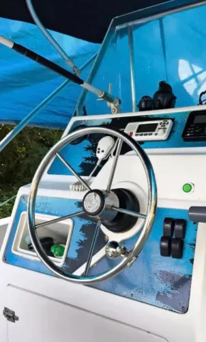 Vendo lancha Suruí 26 pés 