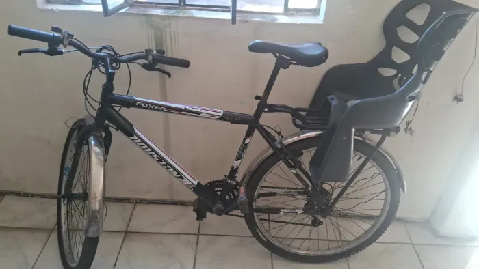 Vendo bicicleta aro 26 conservada, usada somente para ir deixar meu filho na escola