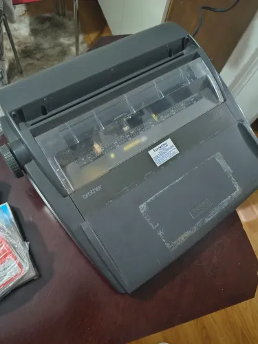 Máquina de escrever elétrica 