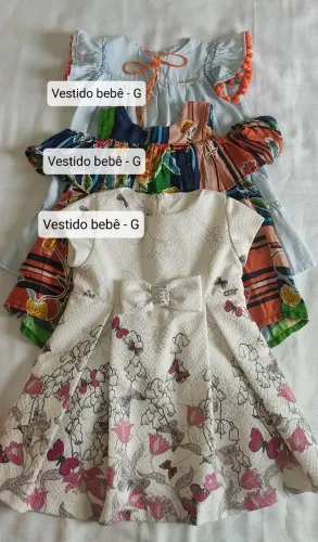 3 Vestidos bebê Tam G