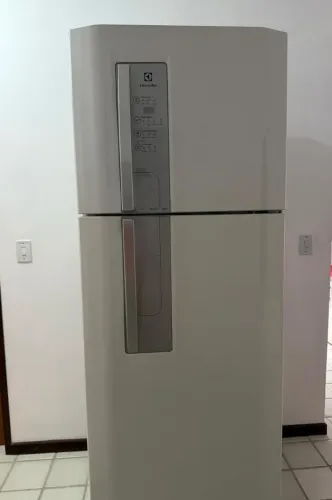 Geladeira DF 52 Frost Free. 459 litros. Retirar na Ponta Verde