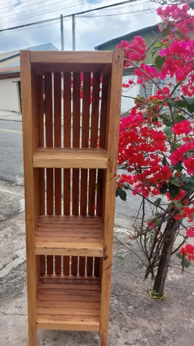 Prateleira em madeira de demolição