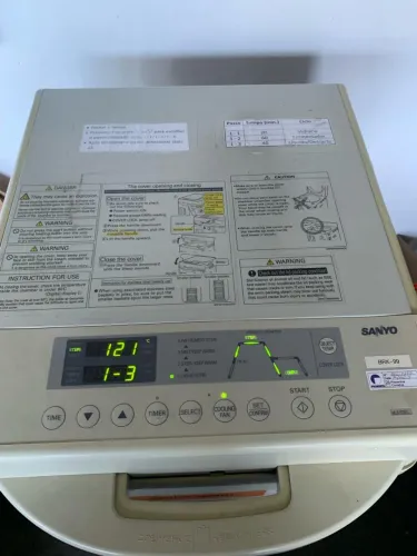 Autoclave Digital Sanyo 75 litros