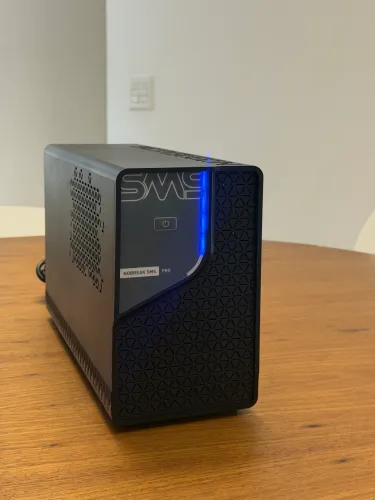 SMS NOBREAK PRO 1500VA | 1050W - BIVOLT ENT/SAÍDA: - 8 Tomadas (6x 10A + 2x 20A)