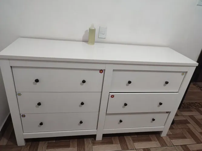 Cômoda branca semi nova barato