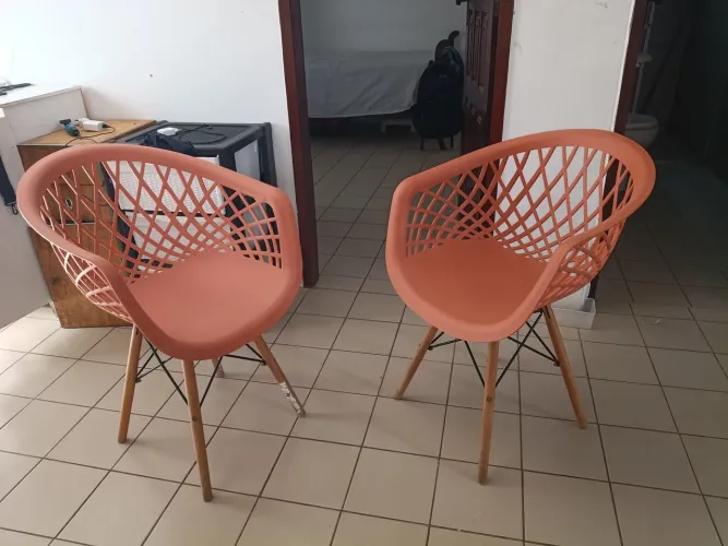 Cadeias Colmeia estilo Eames R$ 100 Cada
