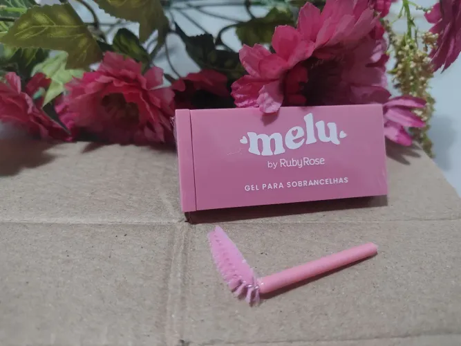 Gel para Sobrancelhas da Melu (por Ruby Rose