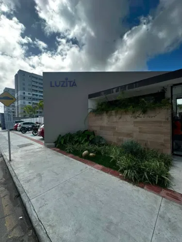 Apartamento para Alugar com 2 Quartos Sendo 1 Suíte no Condomínio Luzitá - Bairro Luzia