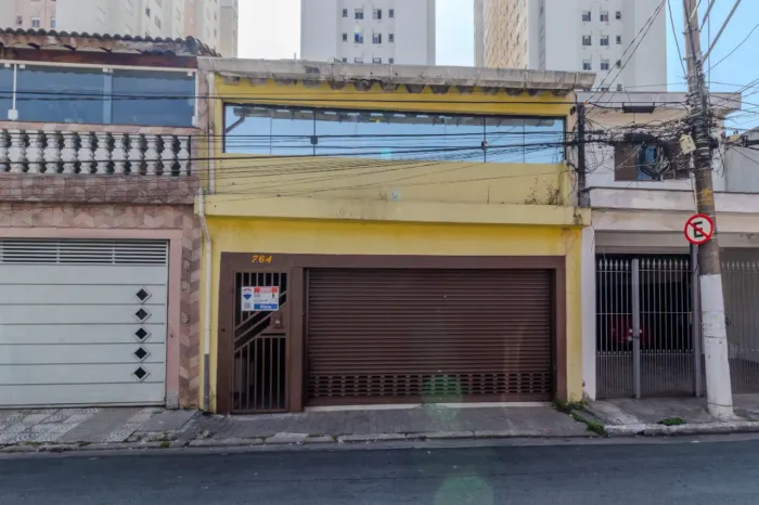 Casa para venda em Vila Ema com 7 quartos, sendo 1 suíte, 450m²