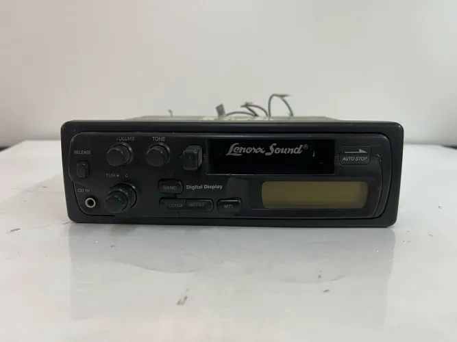 Rádio Toca Fita Lenoxx Sound lx-410 com defeito