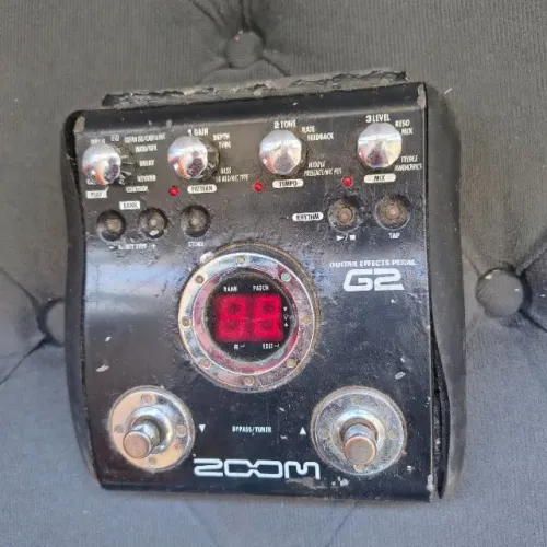 Pedaleira guitarra zoom G2 *ler