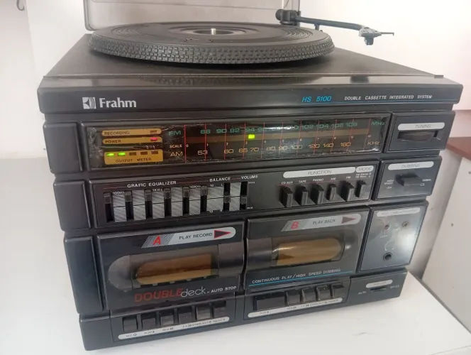 Cassete integrado sistema FRAHM HS 5100 ( precisa de manutenção ).