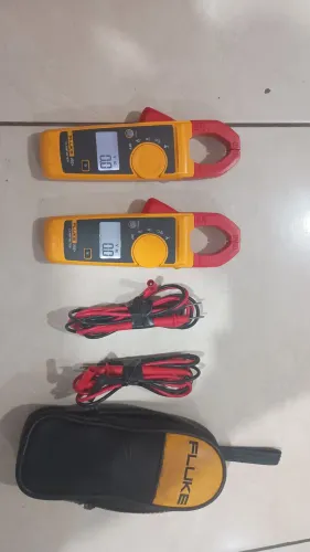 Alicate Amperímetro/ Multímetro Fluke 302+