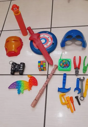 Brinquedos.Não envio. Só para quem for de São Paulo entrego no metrô