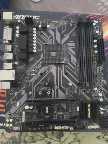 Placa mãe AMD - B450m Ds3h