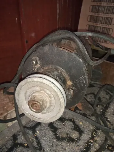 Motor elétrico 1/2 CV - 3.500 RPM - 110/220V
