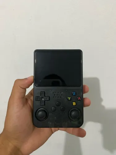 Vídeo gamer r36s mais de 10 mil jogos