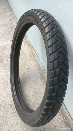 Pneu Bros XLR dianteiro
