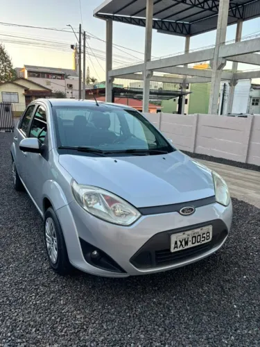 Ford Fiesta Sedan SE 1.6 8V Flex 4P 2014