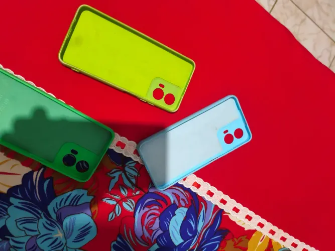 Vendo moto g34 aparelho não tem uma avaria vai com 4 capas carregador aparelho tudo ok 