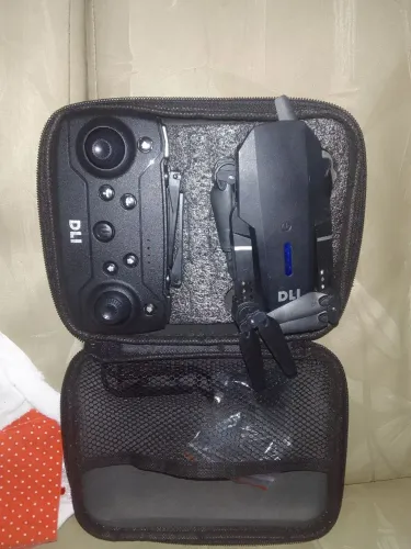 Vende-se drone E88 para iniciantes