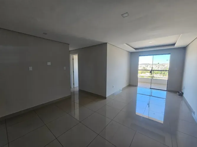 VENDA Apartamento de 02 quartos com vista para a cidade!!