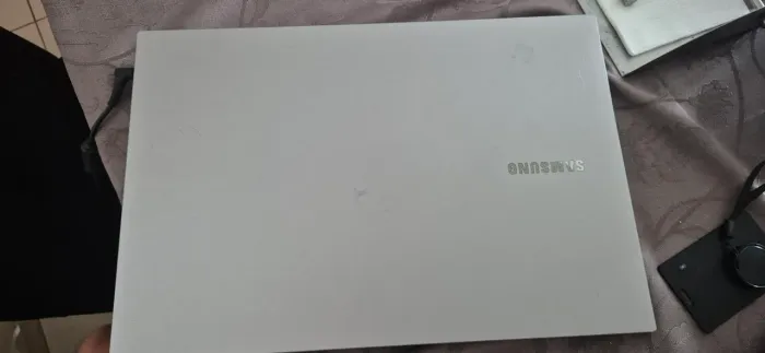 Samsung  x55 Core i7 | 16GB RAM | SSD + 2TB HD | Bateria com 87% de Saúde ?