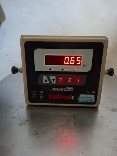 Vendo balança digital balmak 150kg funcionando perfeitamente.