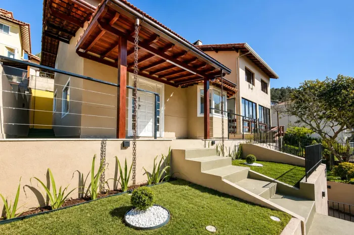 Casa com 3 quartos no bairro de Albuquerque, Teresópolis