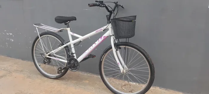 Vendo bicicleta aro 26 adulto em ótimas condições de uso
