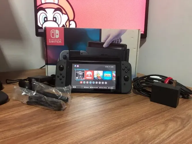 Nintendo Switch V1 Desbloqueado (32GB + 128GB SD)