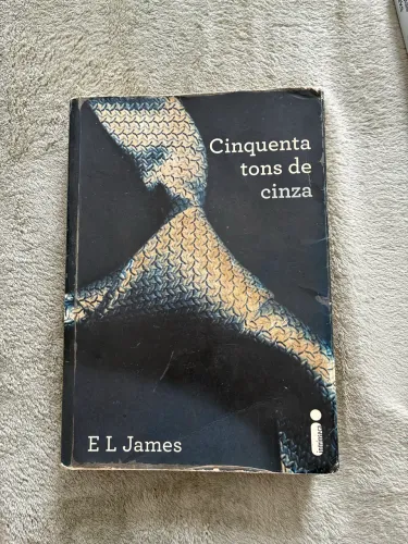 LIVRO: Cinquenta tons de cinza
