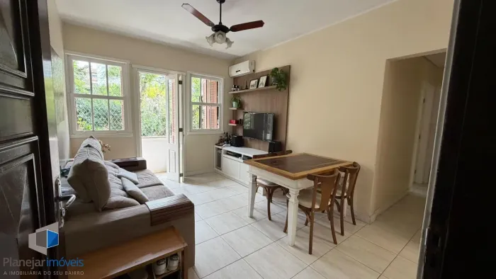 Apartamento no bairro Petrópolis de 2 dormitórios
